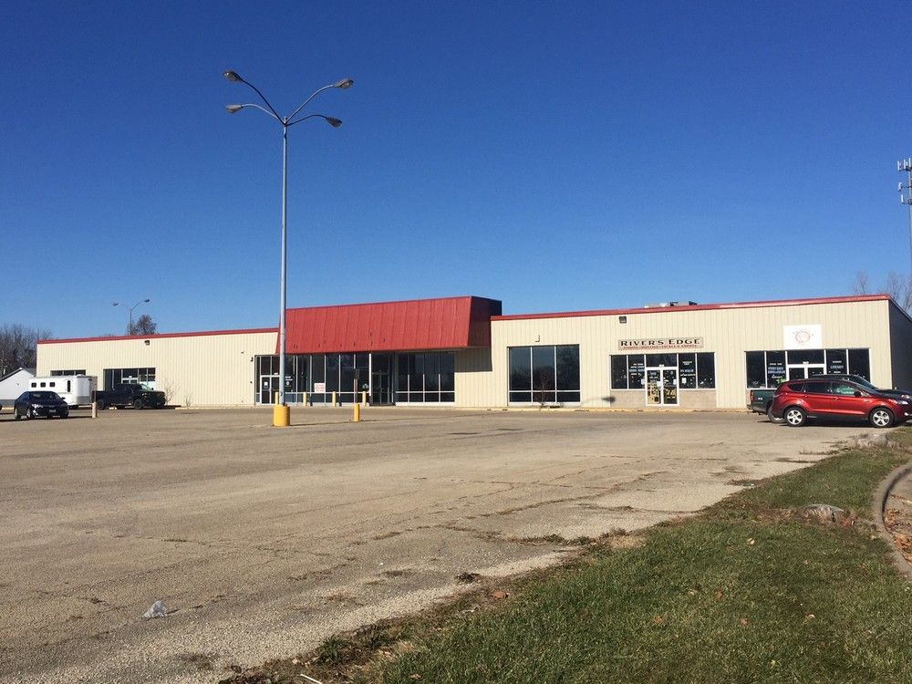 CANTON, IL - STRONG INCOME PRODUCER: 1611 E Chestnut St, Canton, IL 61520